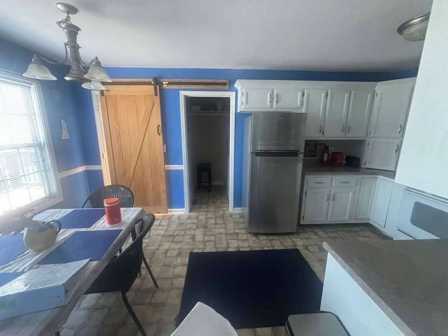 3BR house Sleeps 10 Parks 5 cars — Photo 2