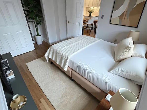 725 Jefferson Street image 2 of 9