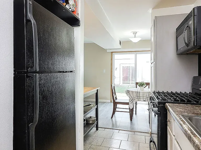 21U Fernwood Dr #21 — Photo 7