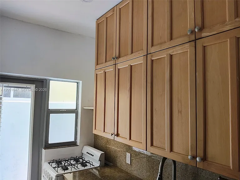 717 Jefferson Ave #6 — Photo 15