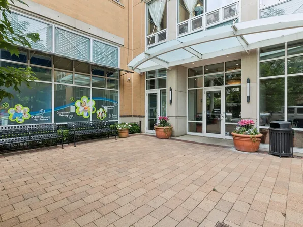 1640 Maple Ave APT 1202, Evanston, IL 60201