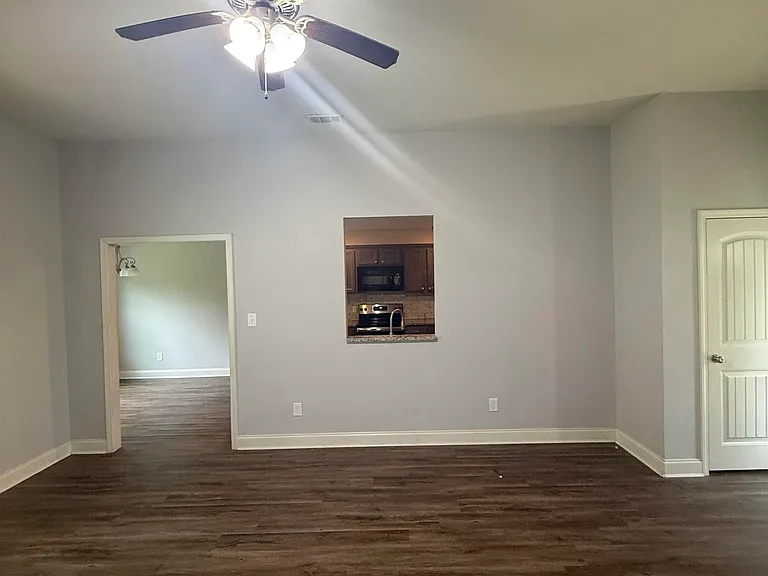 120 Worchester Cir — Photo 4