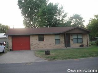118 NE 4th St, Checotah, OK 74426