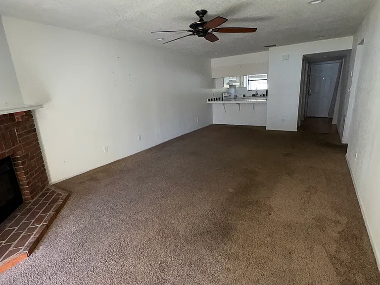 220 Hiawatha Ct E #220 — Photo 9