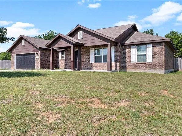 230 Candlewood Cir, Gainesville, TX 76240