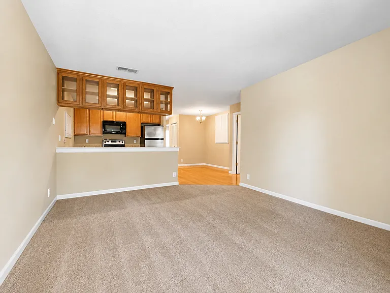 1114 Nord Ave #4 — Photo 2