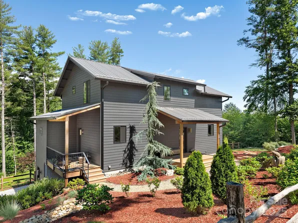 434 Creek Side Dr, Mills River, NC 28759
