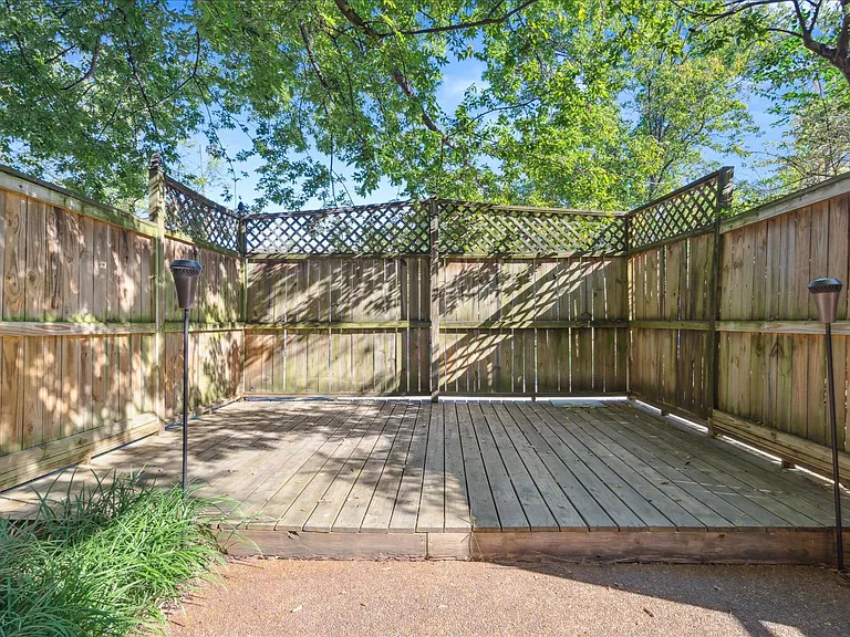 1934 Jefferson Ave — Photo 23