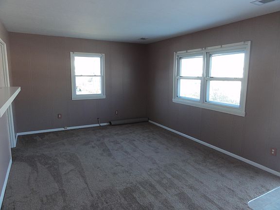 4th image of 258 Fitchland Dr