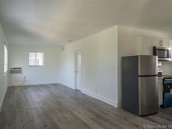 2nd image of 825 NE 6th St #4