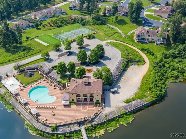 792 Muirfield Dr, Sunrise Beach, MO 65079