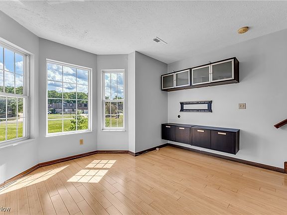 4th image of 756 Tollis Pkwy