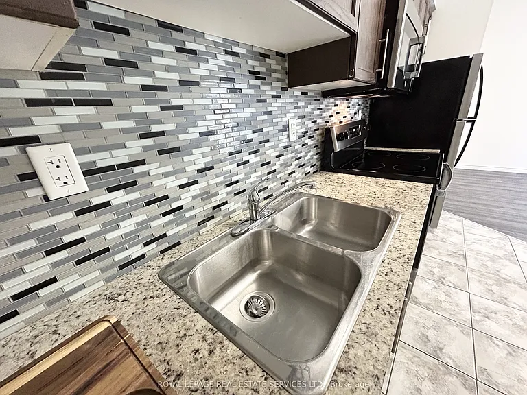 7 Rittenhouse Rd #404 — Photo 8