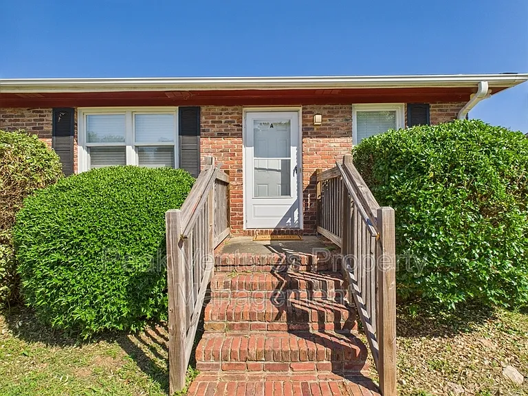 312 Eunice Dr #A — Photo 1