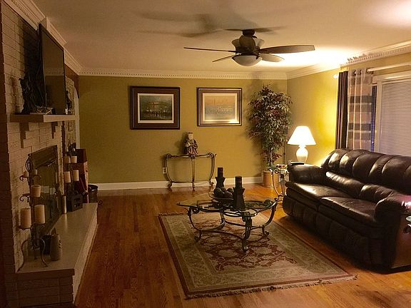 2nd image of 810 Homewood Dr