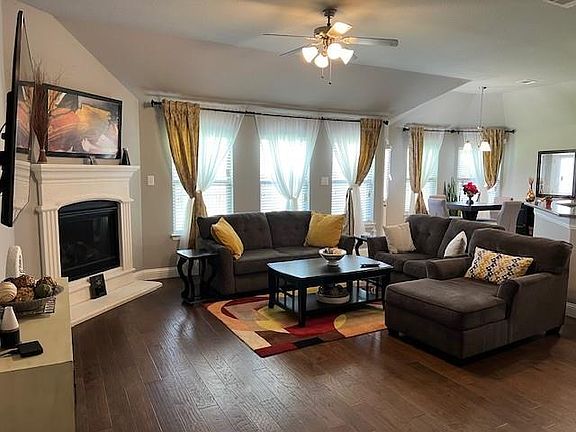 3rd image of 241 Arbury Dr
