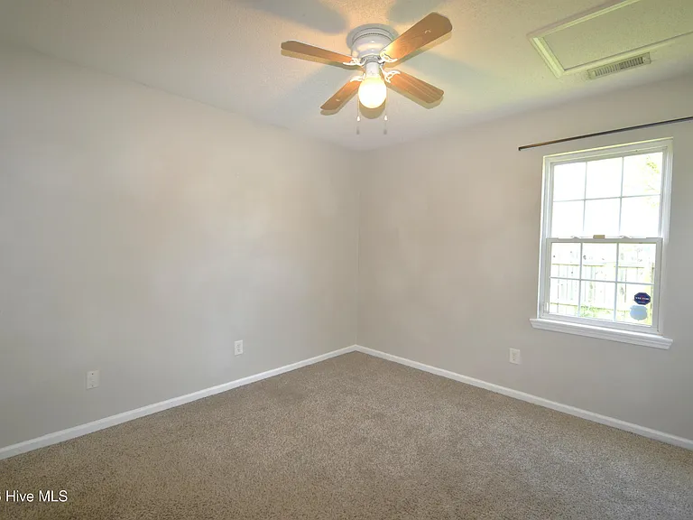 309 Kenilworth Pl — Photo 8