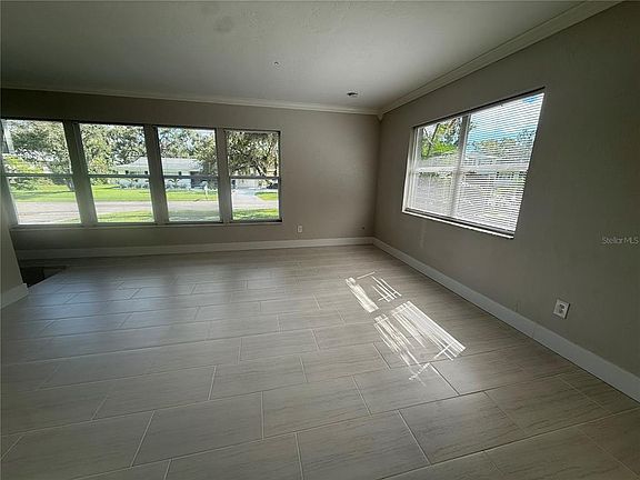 2nd image of 3135 Alta Vista St #3135
