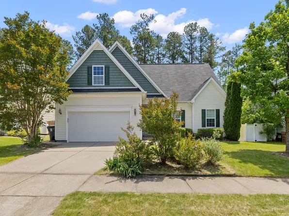 405 Braxcarr St, Holly Springs, NC 27540