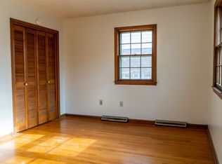 8 E Leslie Ln, Columbia, MO 65202