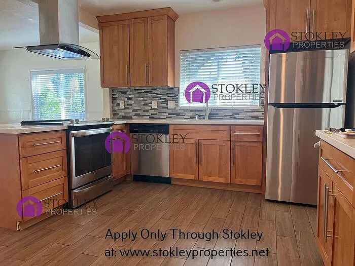 3 bed, 2.5 bath, 1412 sqft, $3,795 — Photo 3