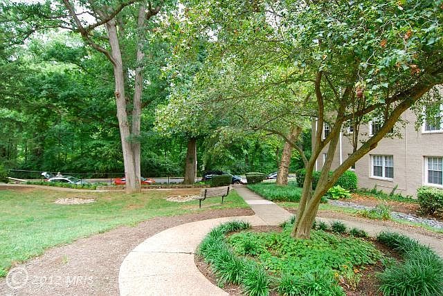 1st image of 810 S Arlington Mill Dr