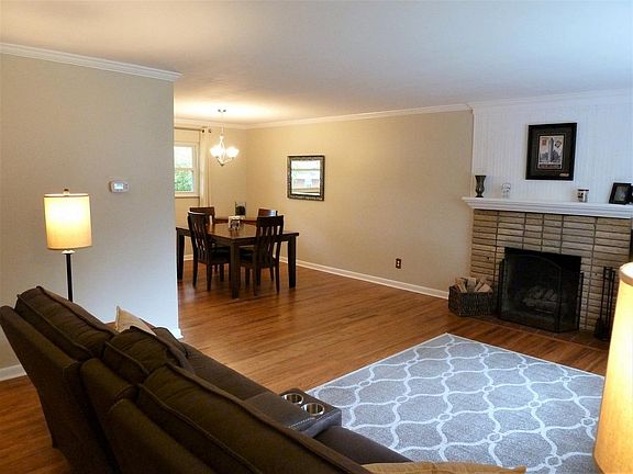 3rd image of 926 Anderson Hills Dr