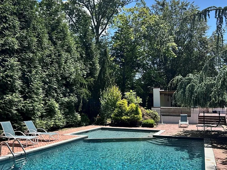 8 Plaka Ct — Photo 36