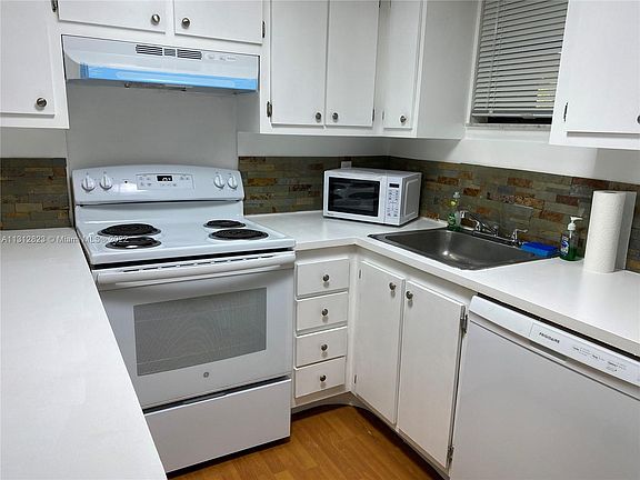 3rd image of 8290 Lake Dr APT 142