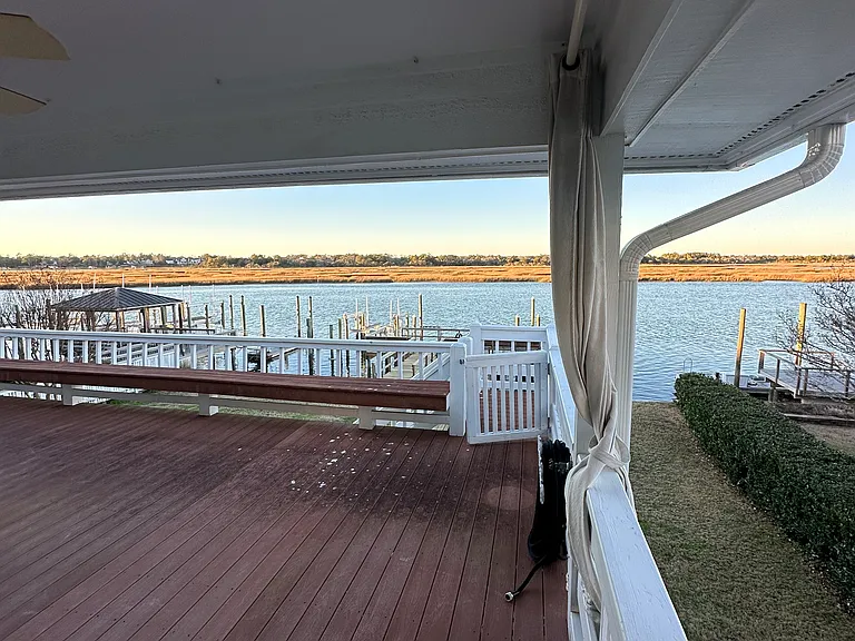Pelican Dr — Photo 9