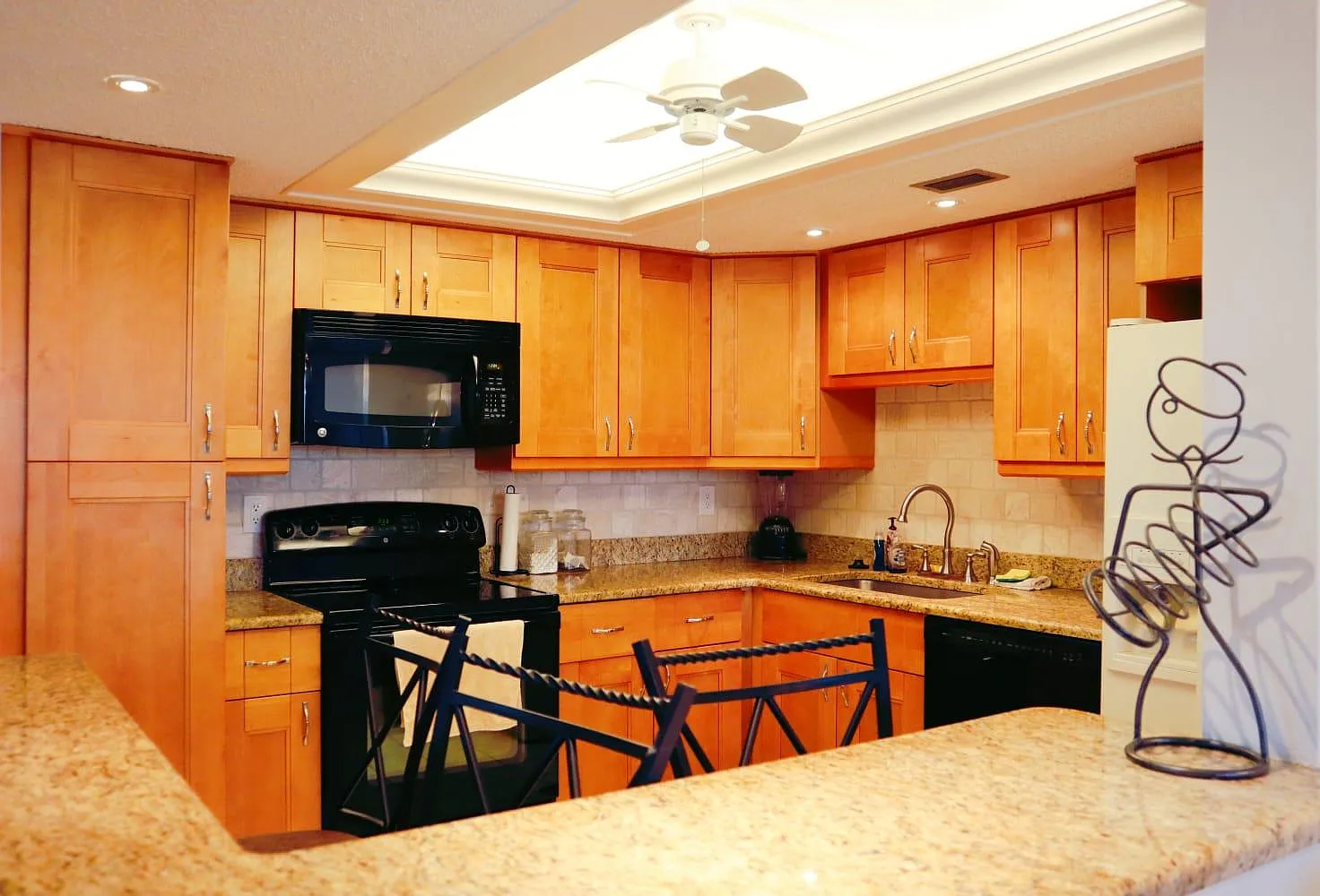 851 Bayway Blvd — Photo 2