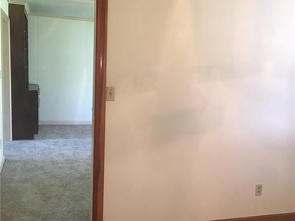 4th image of 454 Dunmore Dr
