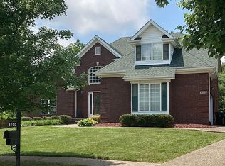 9700 Tufton Ct, Jeffersontown, KY 40299