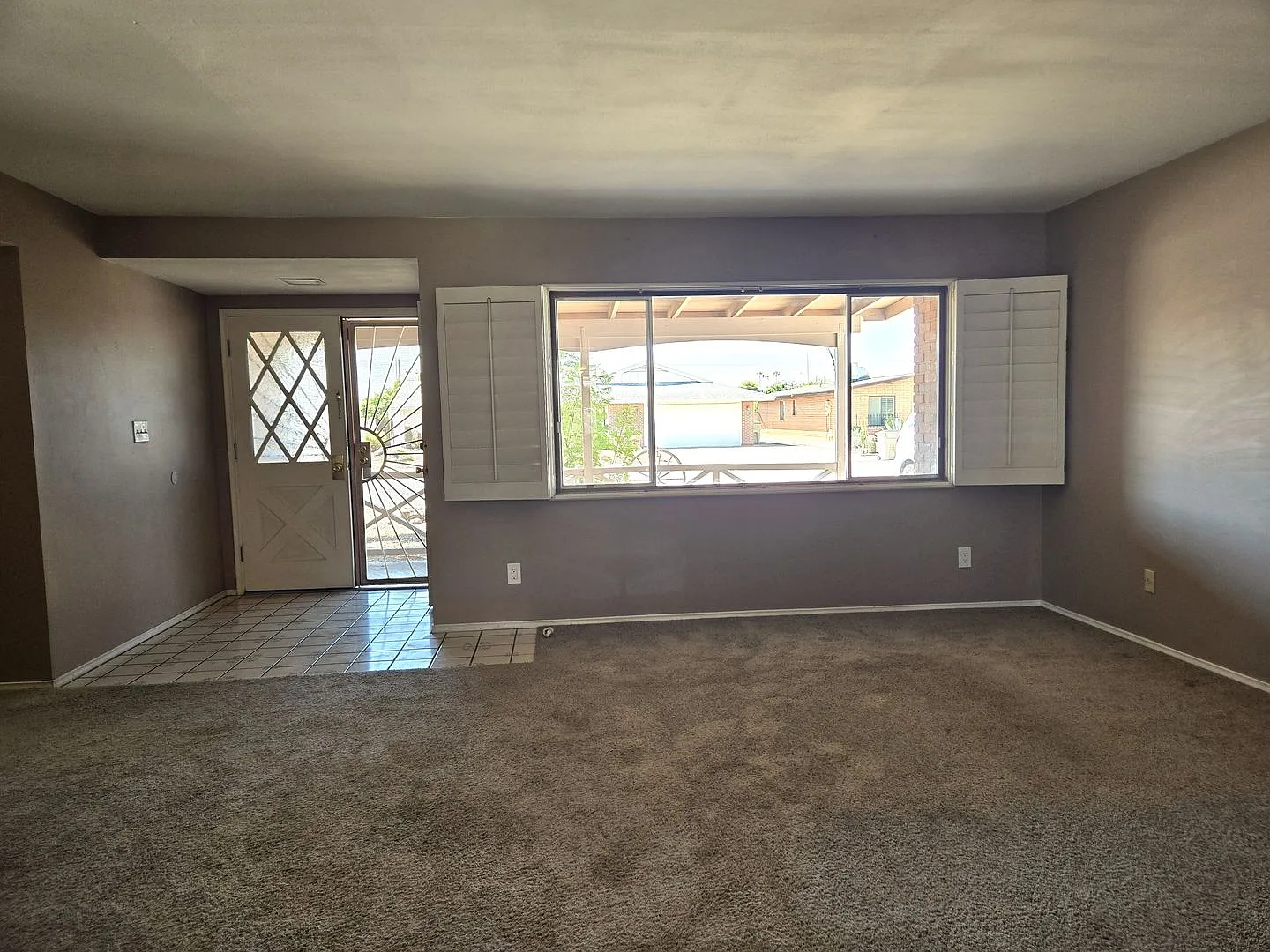 Ranch Style 3 bed/1.75 Bath, with Pool, RV parking, and NO HOA! — Photo 2