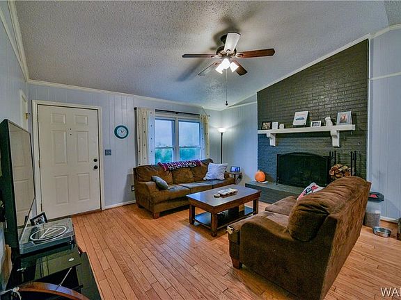 4th image of 2734 Colonial Dr NE