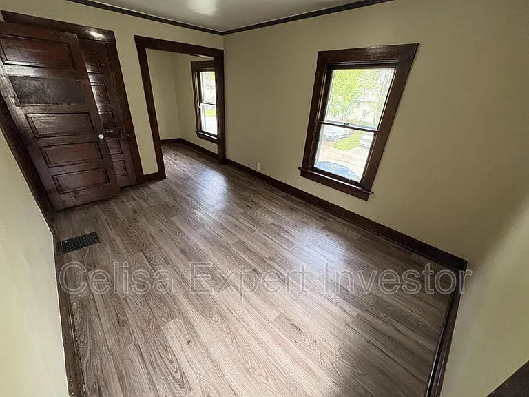 1353 Huestis Ave — Photo 8