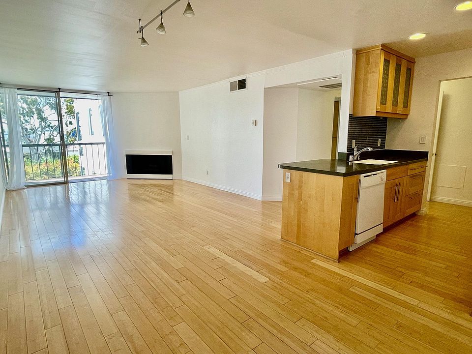 1st image of 8530 Holloway Dr APT 324