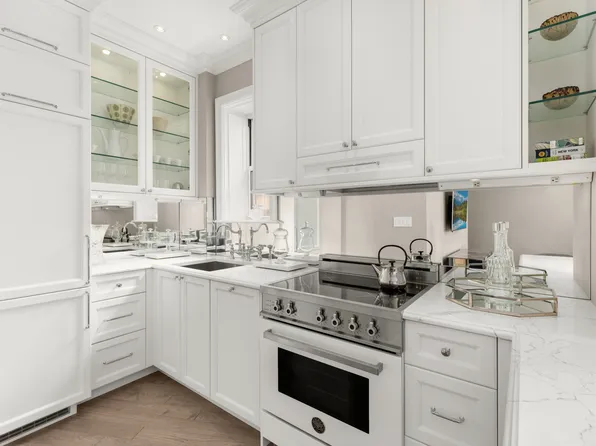 140 West 69th Street image 2 of 9