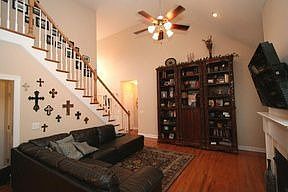 3rd image of 5 Ledford Ct
