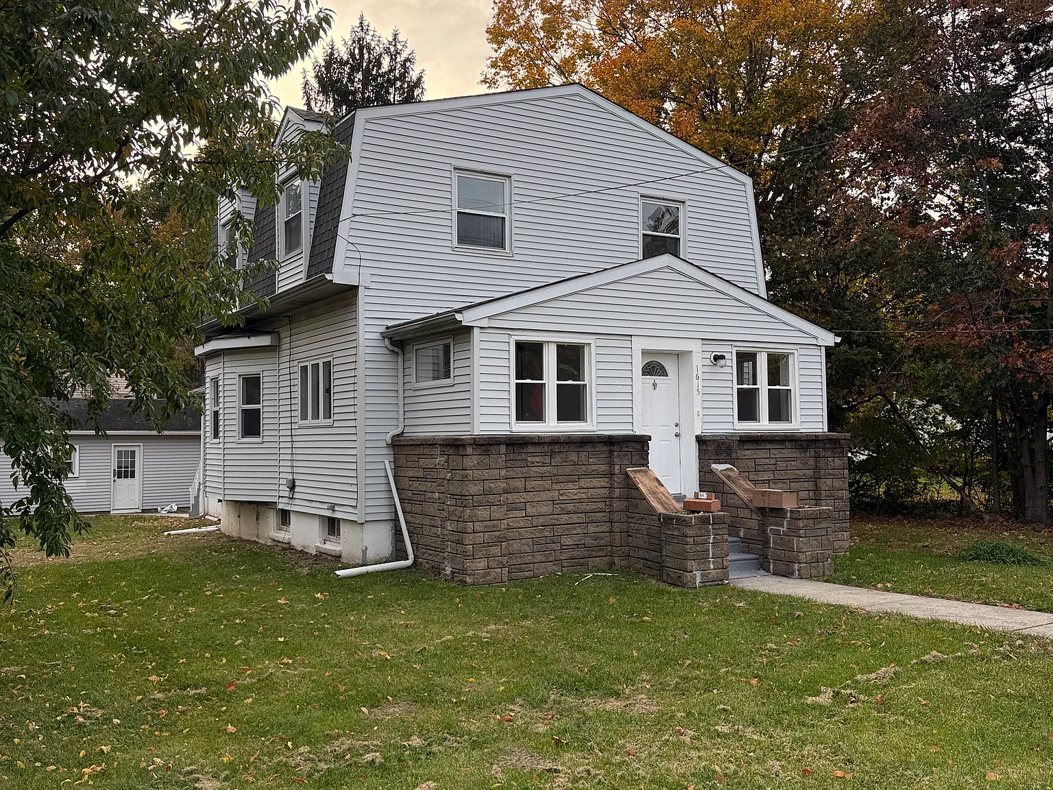 4 bed, 1643 sqft, $2,750 — Photo 1