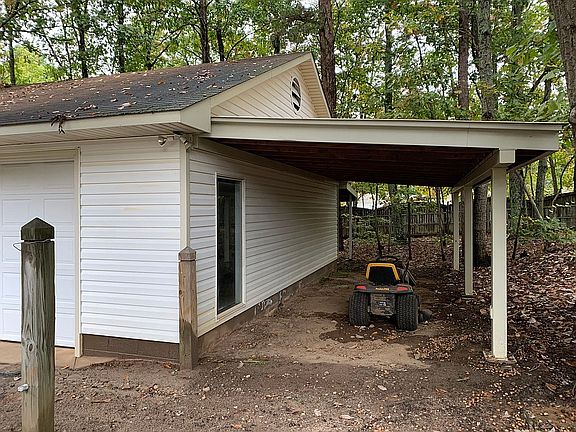 Carport/Lean-to