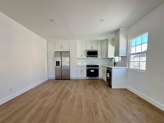5th image of 8101 Vantage Ave