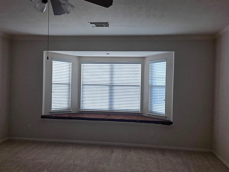 2103 Trinity Manor Ln — Photo 25