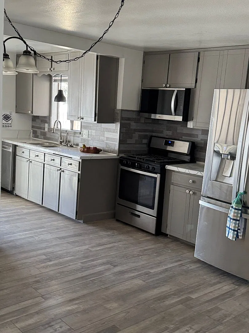 Charming 2BR House in Visalia — Photo 4