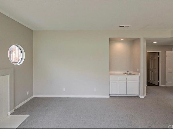 4th image of 40017 Gibraltar Dr