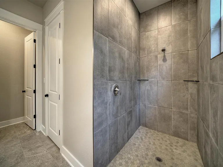1086 Twain St — Photo 12