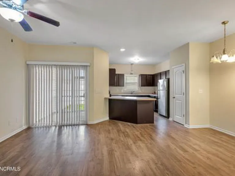 110 Waterstone Ln — Photo 5