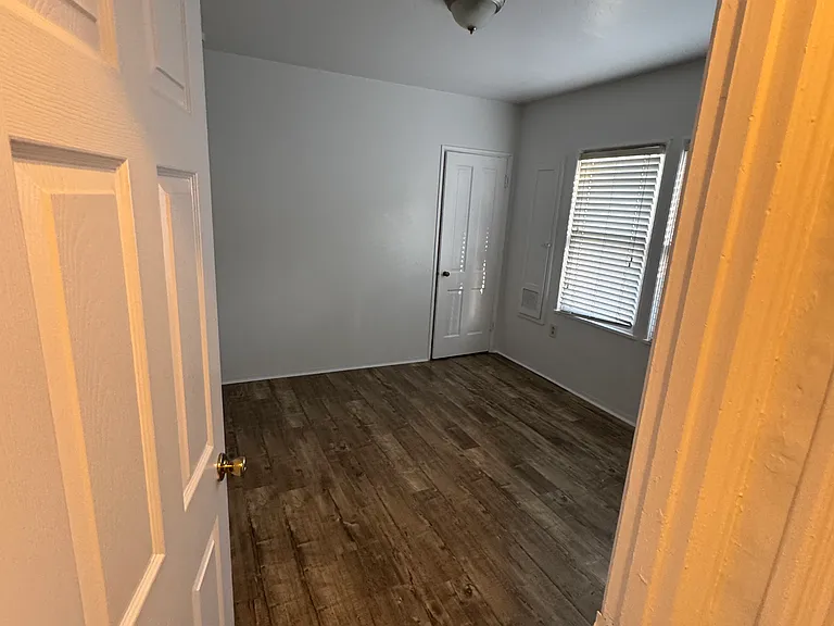 1752 Chestnut Ave #1754 — Photo 8