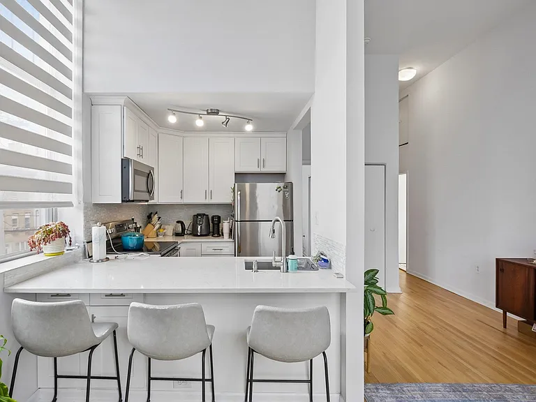 450 7th St #2D — Photo 8
