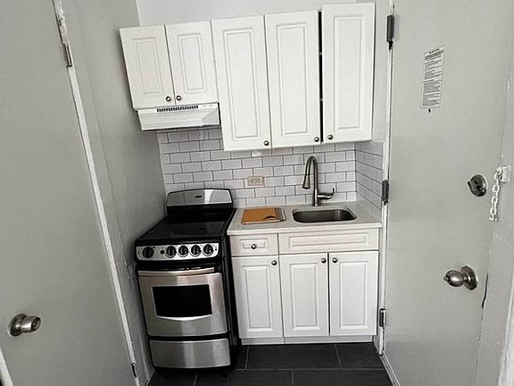 4th image of 149 E 33rd St APT 3R